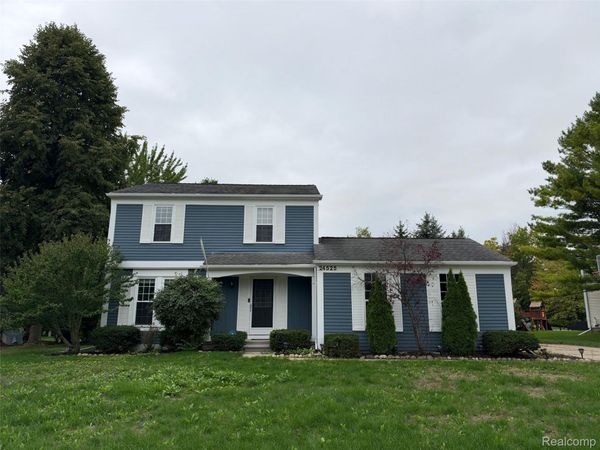 24525 Jamestowne Road , Novi, Mi 48375