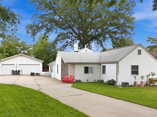 36530 Union Lake Road, Harrison Township, Mi 48045
