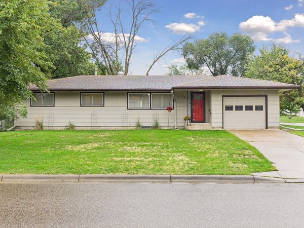 752 South Street, Anoka, MN 55303
