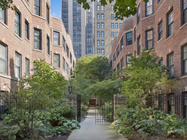 2311 N Commonwealth Avenue, Unit 3W, Chicago, IL 60614