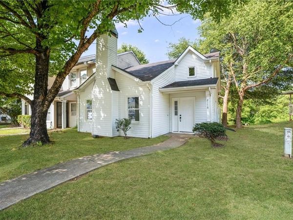 2176 Wellington Circle , Lithonia, GA 30058