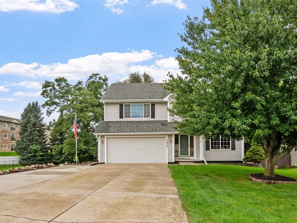 5670 Twin Circle Drive, Pleasant Hill, IA 50327