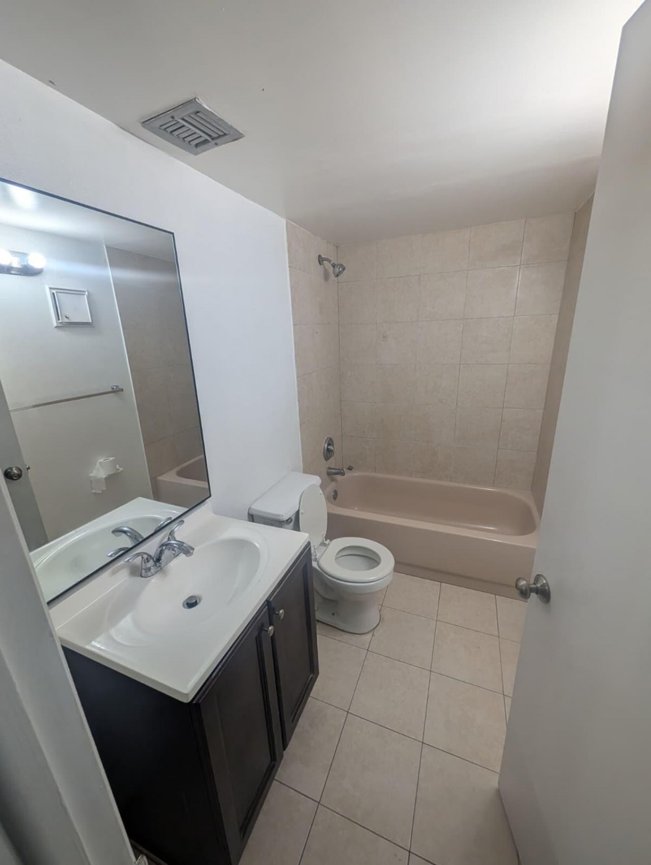 3101 NW 47th Terrace, Unit 326, Lauderdale Lakes, FL 33319 Photo
