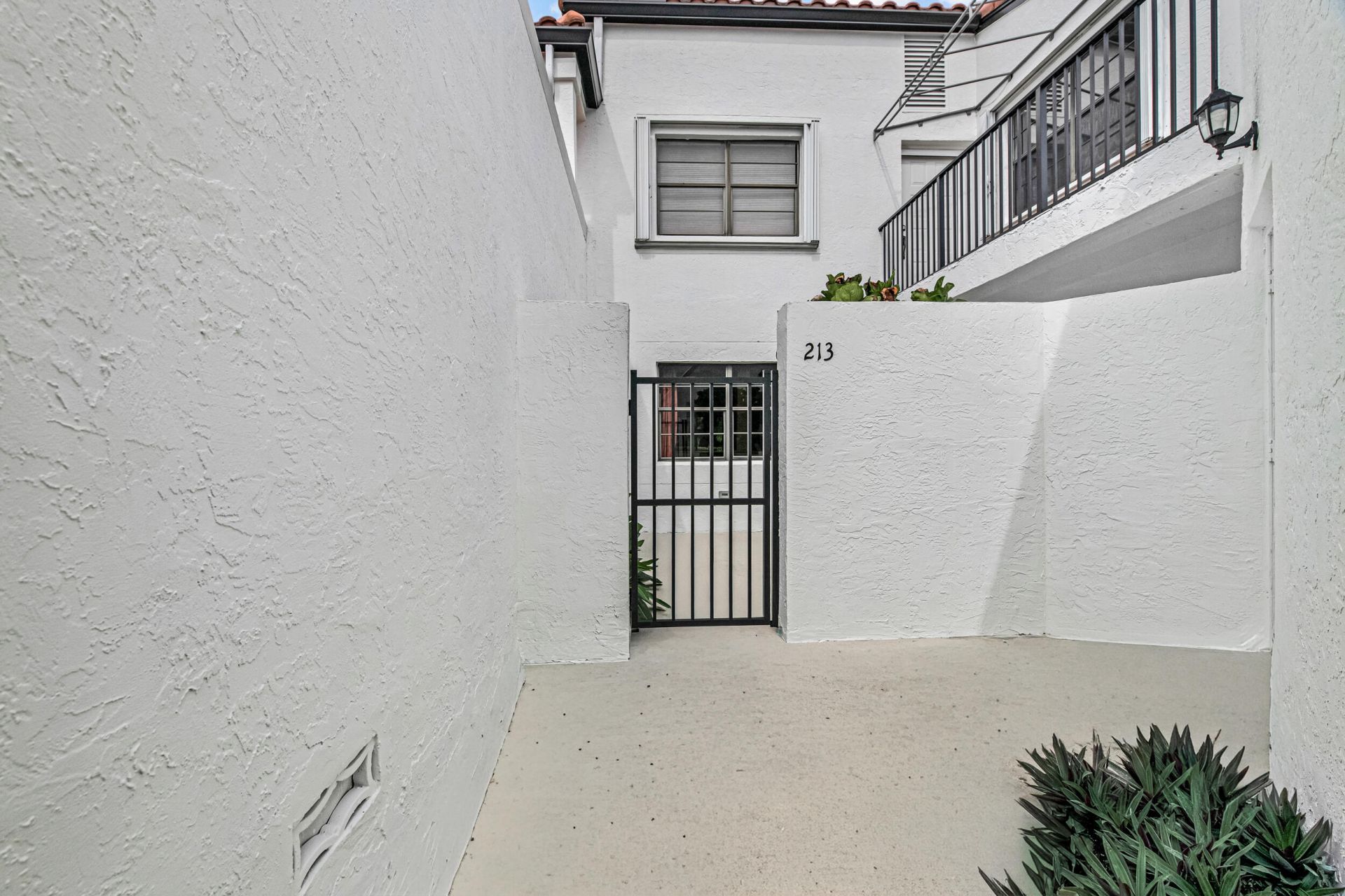 6670 Villa Sonrisa Drive, Unit 213, Boca Raton, FL 33433 Photo