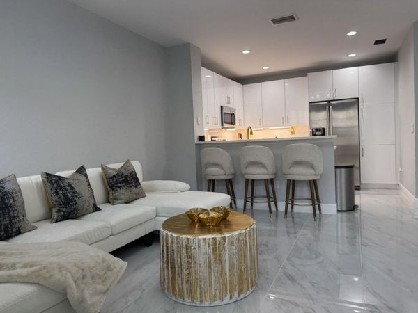 115 S Longport Circle, Unit D, Delray Beach, FL 33444