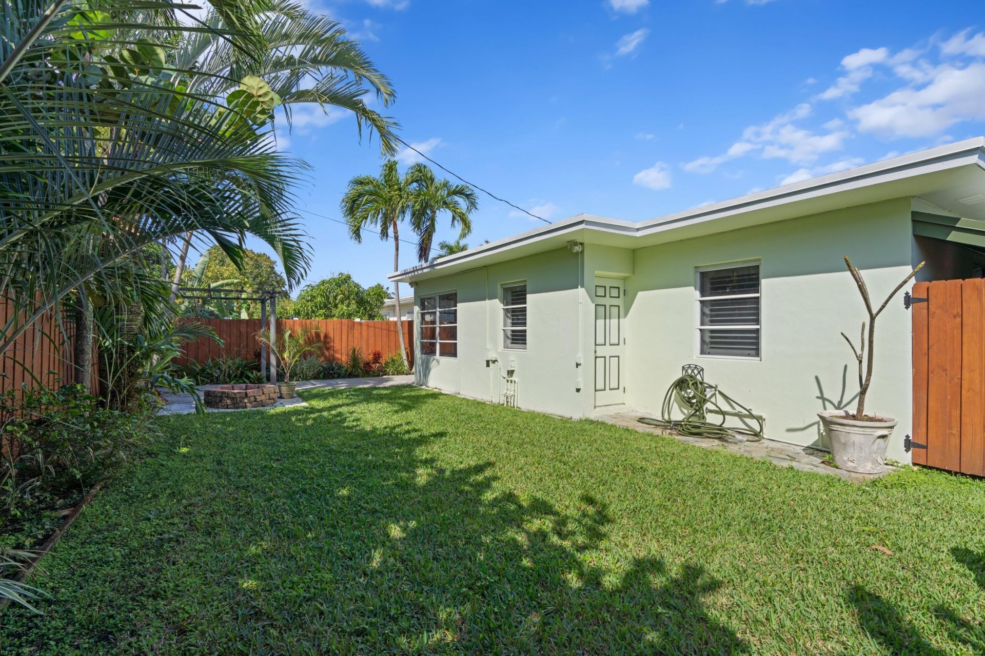 215 Columbia Drive, Lake Worth Beach, FL 33460 Photo