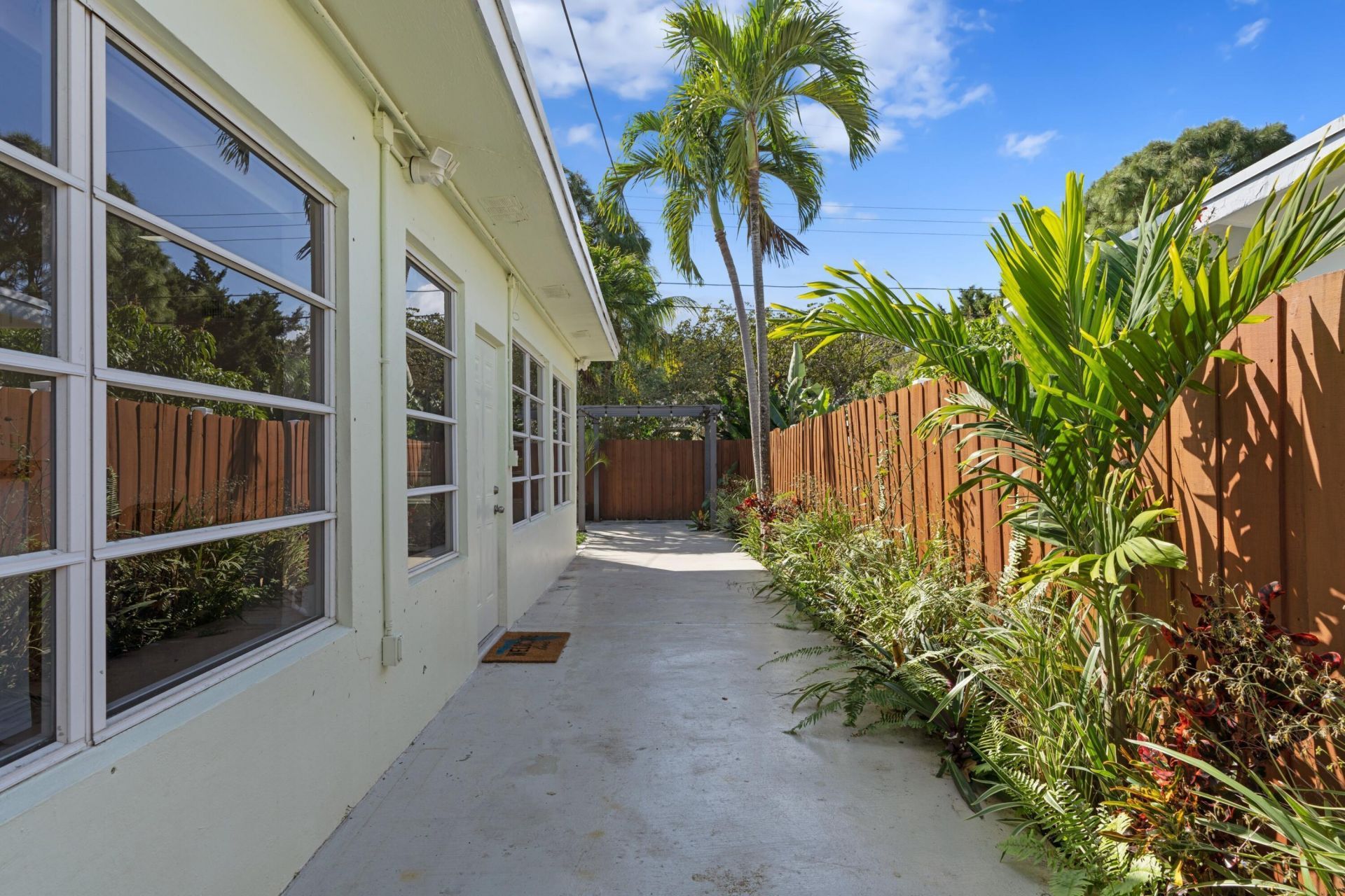 215 Columbia Drive, Lake Worth Beach, FL 33460 Photo