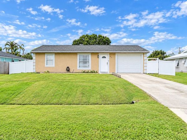 420 SW Parish Terrace, Port St. Lucie, FL 34984