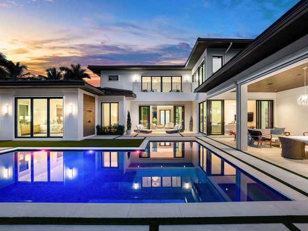 800 Seagate Drive, Delray Beach, FL 33483