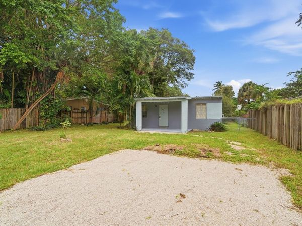 1725 SW 14th Court, Fort Lauderdale, FL 33312