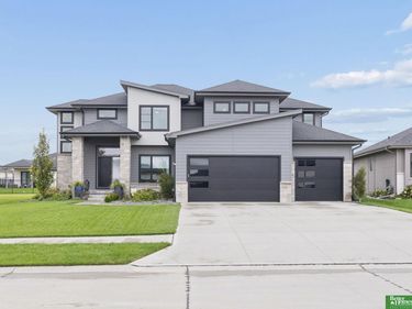 20817 Hartman Avenue, Elkhorn, NE 68022