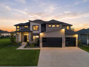 20817 Hartman Avenue, Elkhorn, NE 68022