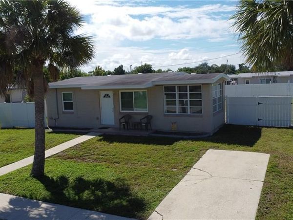 21067 Gladis AVE , PORT CHARLOTTE, FL 33952