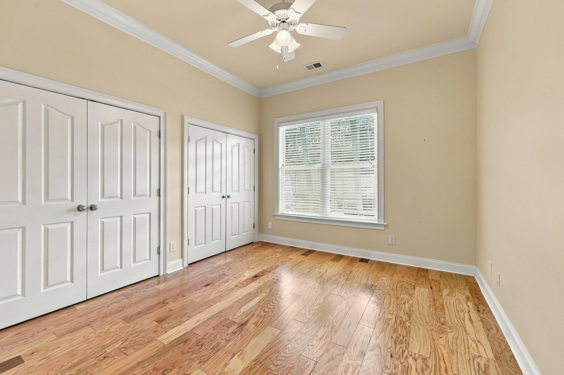 7 Gillette Pl. Photo 13