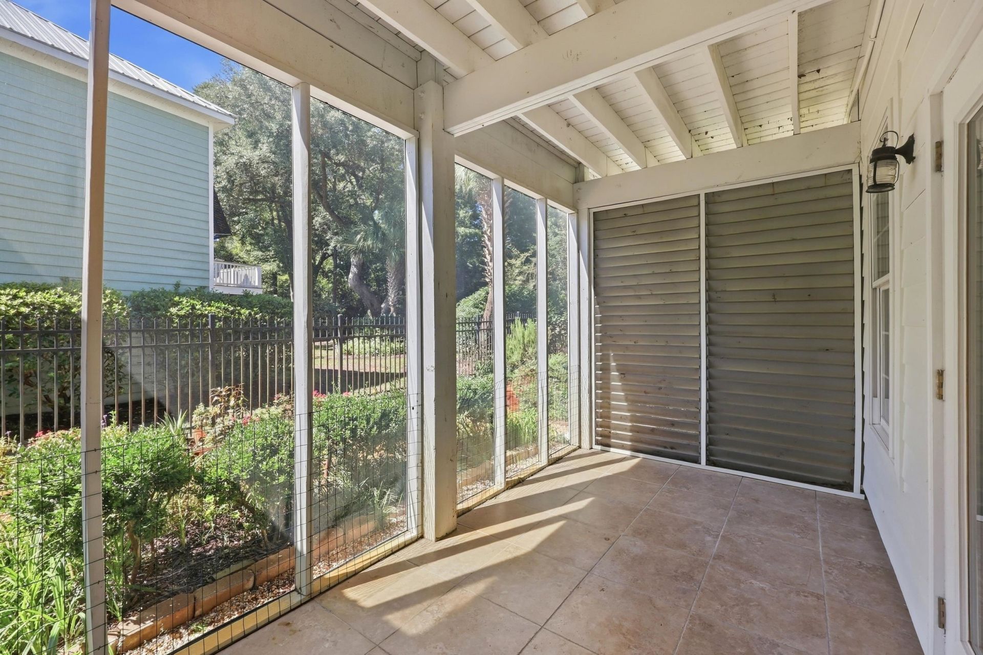 7 Gillette Pl. Photo 22