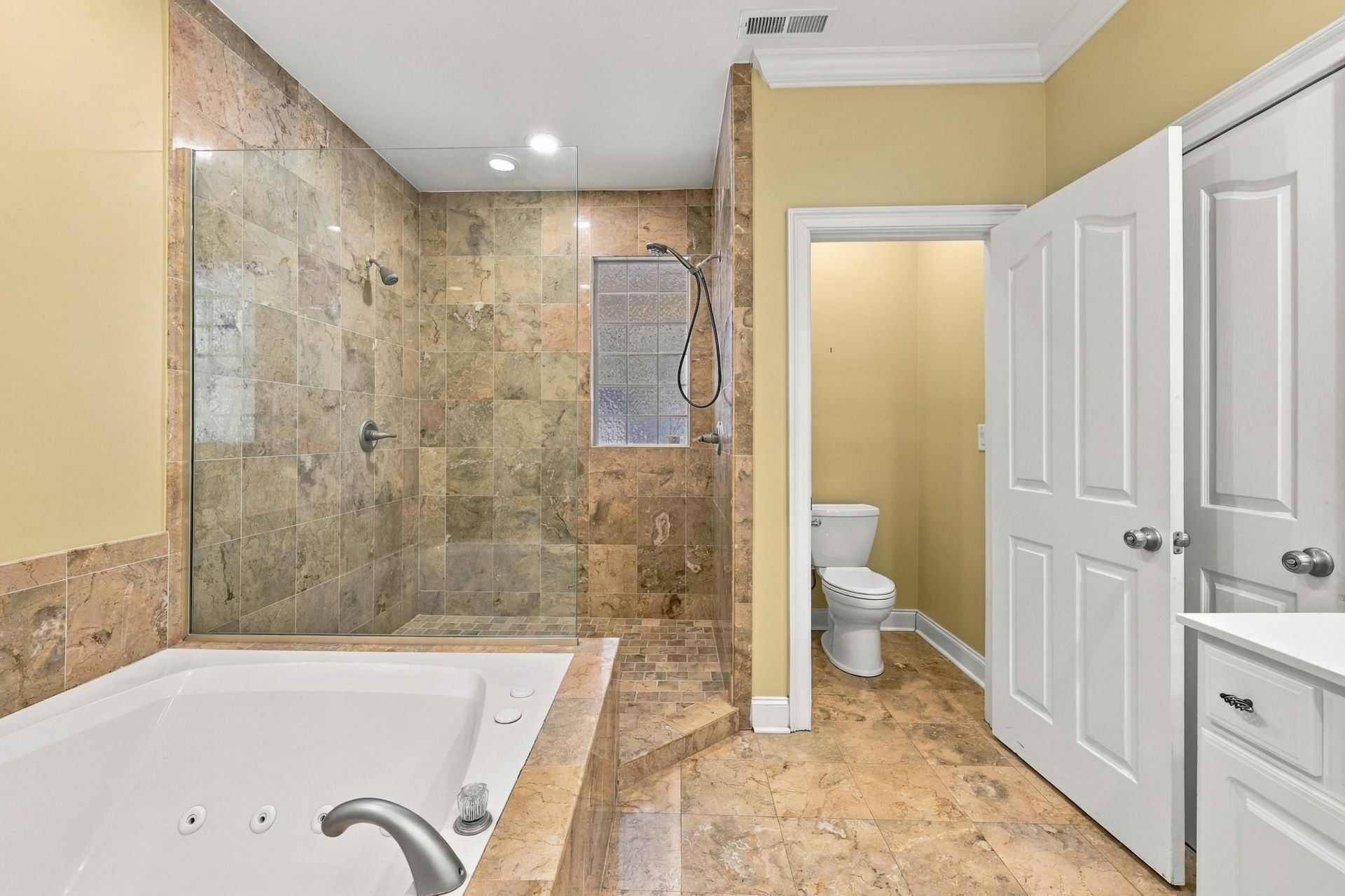 7 Gillette Pl. Photo 26