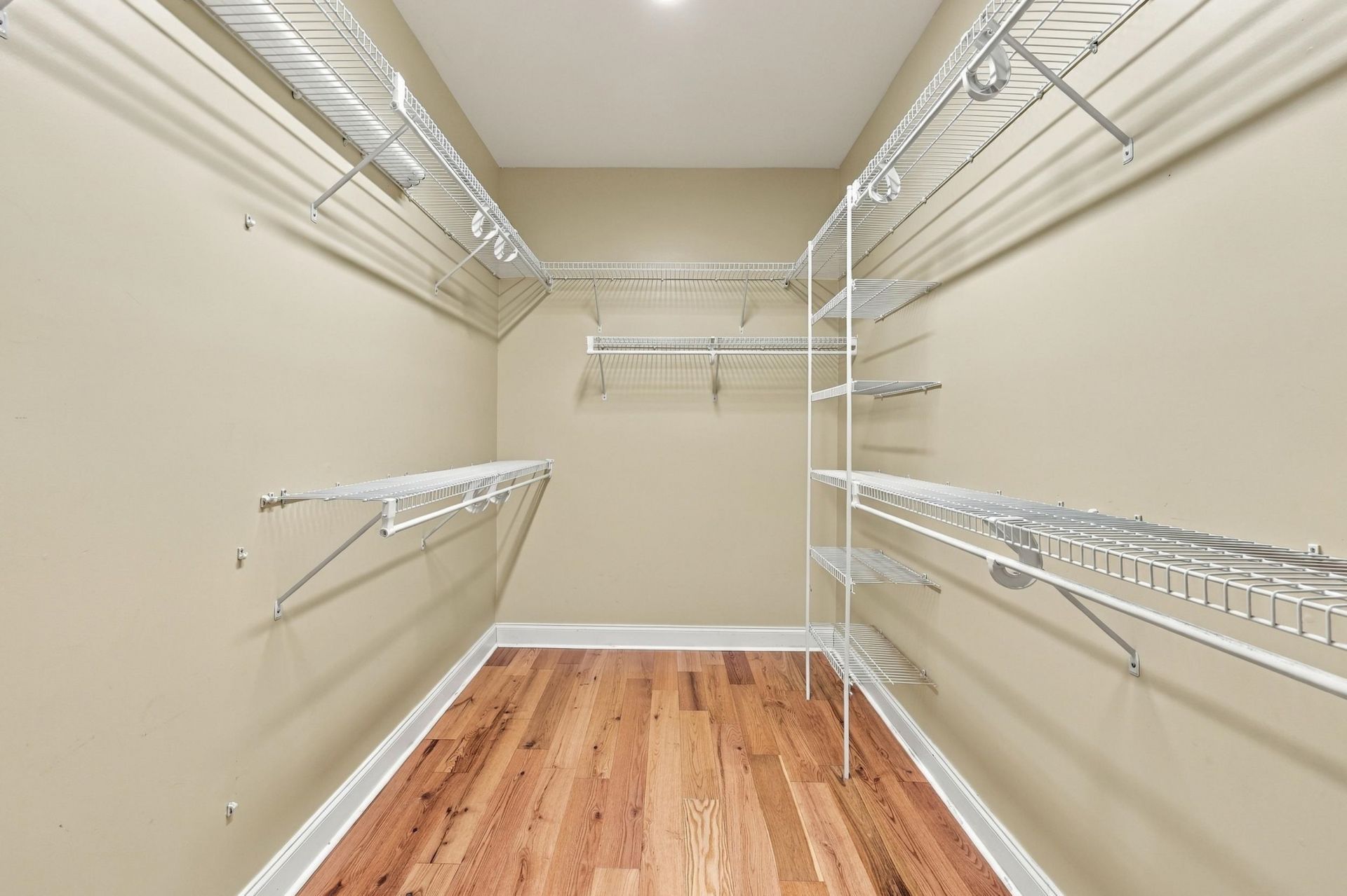 7 Gillette Pl. Photo 27
