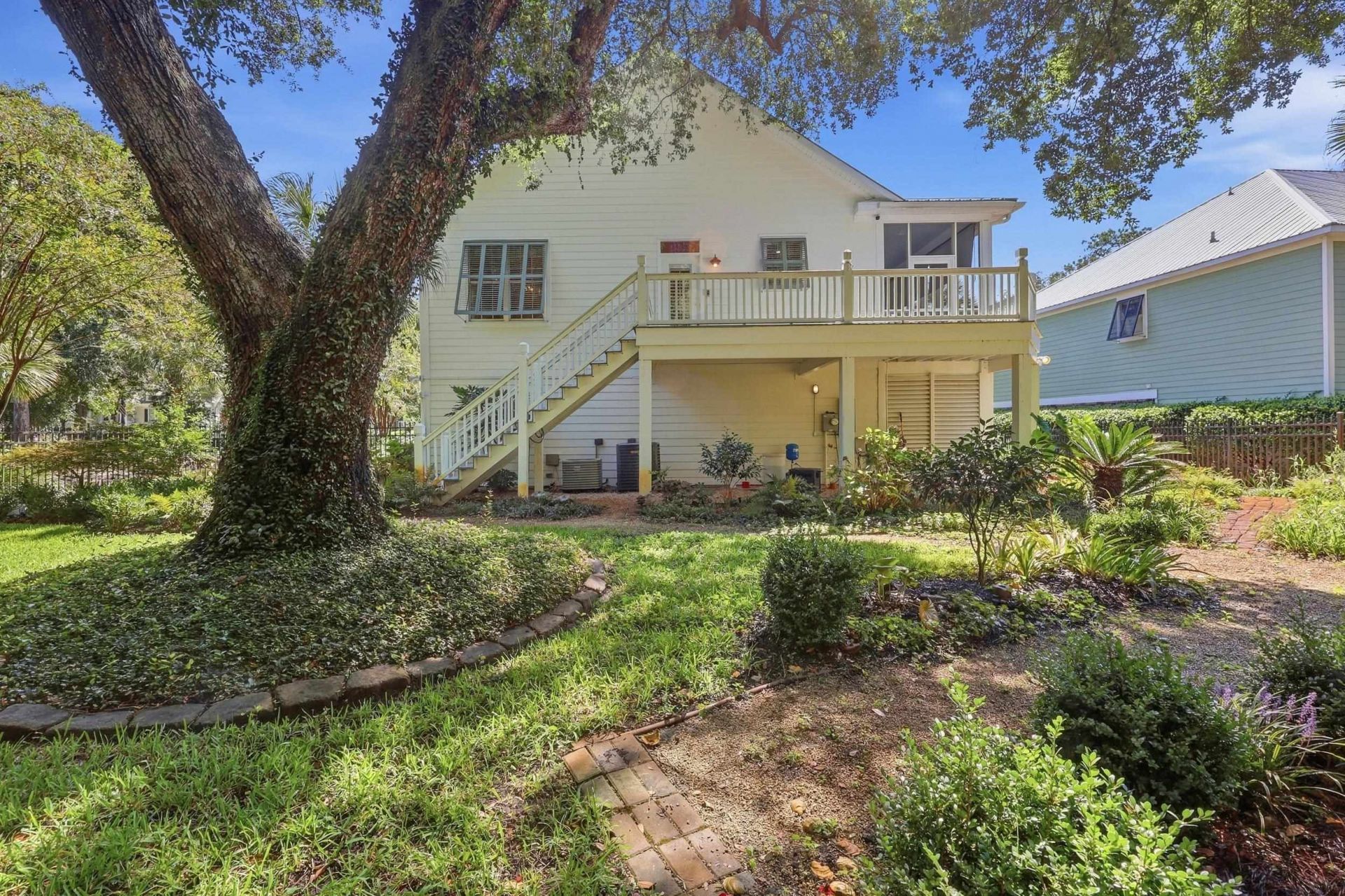 7 Gillette Pl. Photo 34