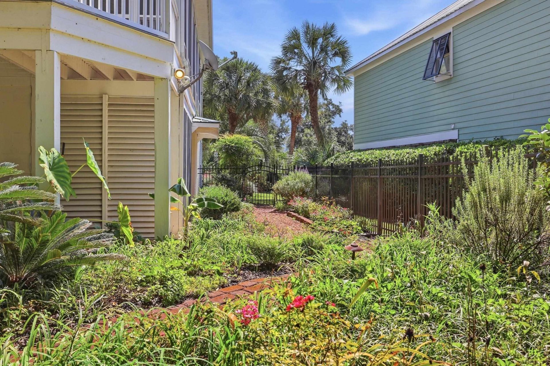 7 Gillette Pl. Photo 41