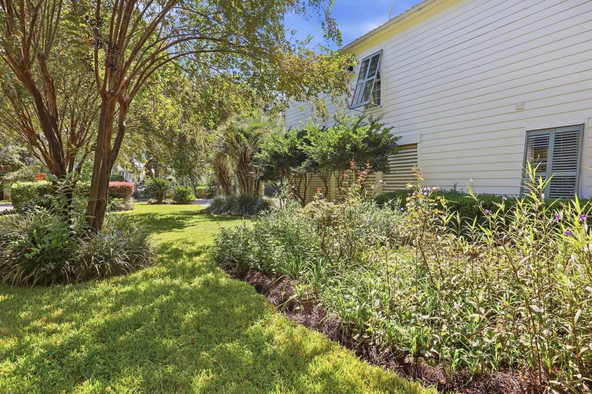 7 Gillette Pl. Photo 42