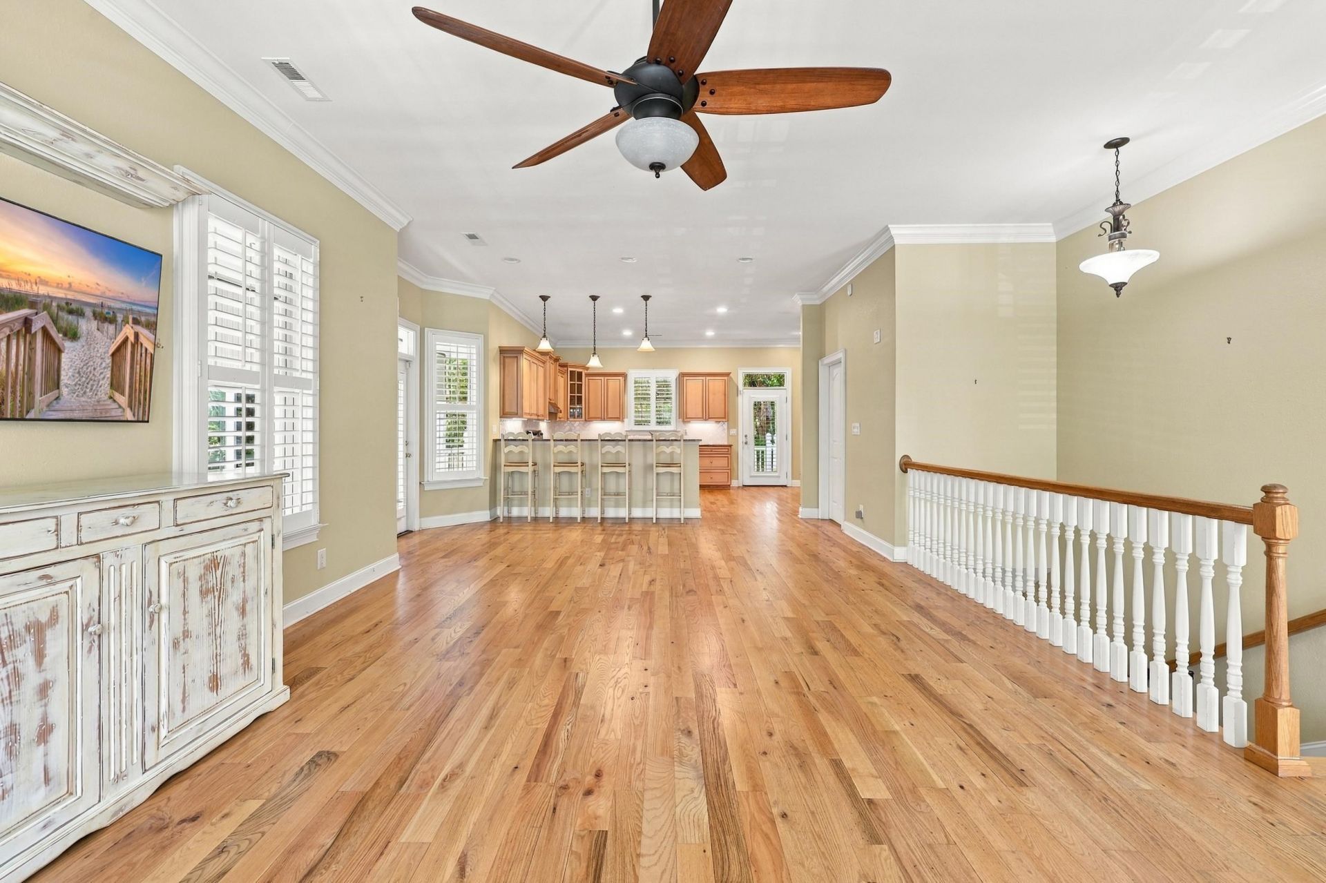 7 Gillette Pl. Photo 5