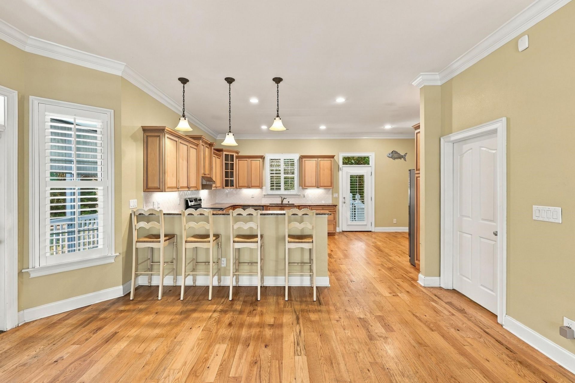 7 Gillette Pl. Photo 6