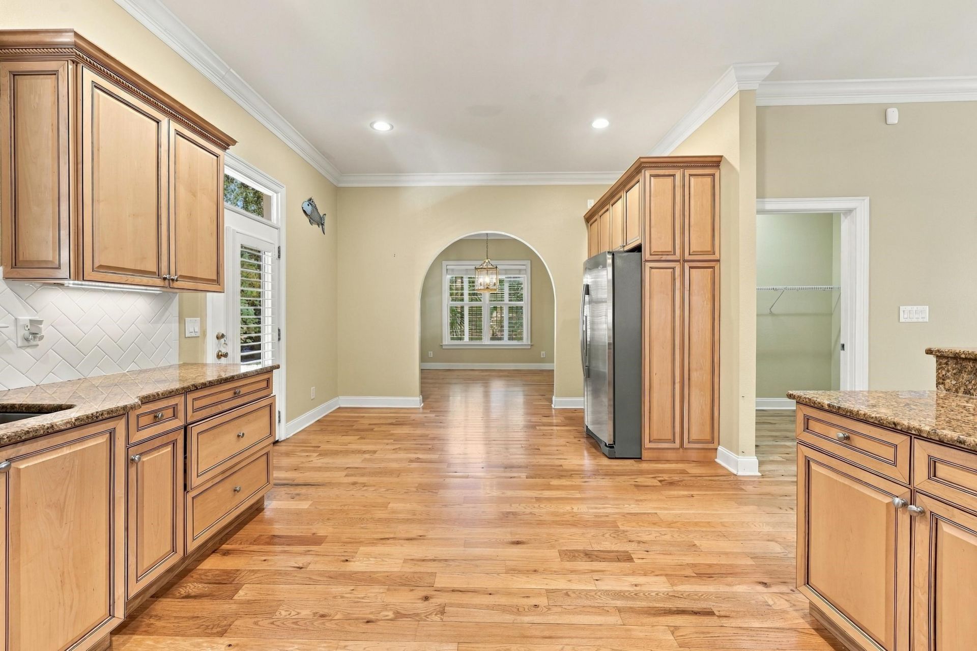 7 Gillette Pl. Photo 8