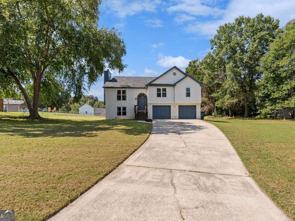 4650 Wheeler Creek Dr, Hoschton, GA 30548