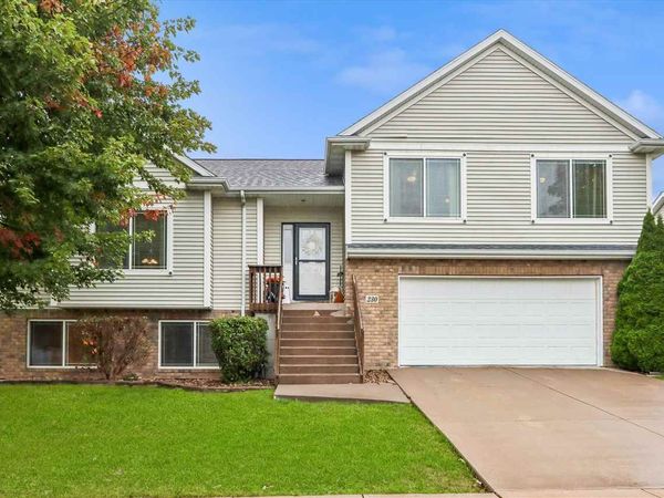 230 Lockview Avenue, North Liberty, IA 52317