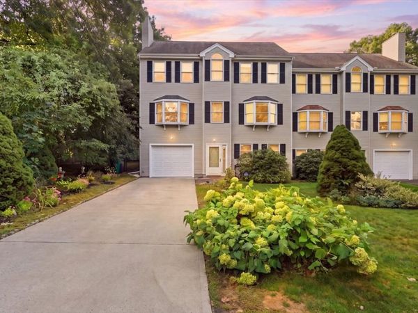 25 Hamlet Street, Unit 25, Newton, MA 02459
