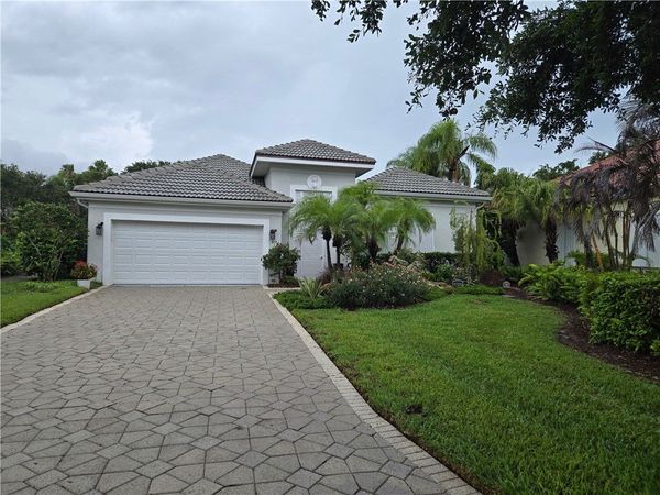 831 Island Club Square, Vero Beach, FL 32963