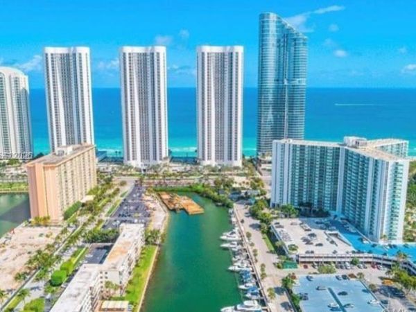 100 Bayview Dr , Unit 521, Sunny Isles Beach, FL 33160