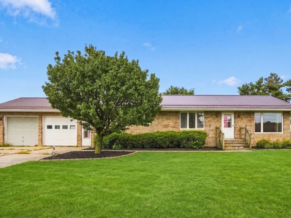 1646 130th Avenue , Lost Nation, IA 52254