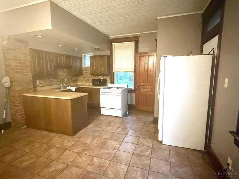 2242 Victor Street, Cincinnati, OH 45219 Photo 6