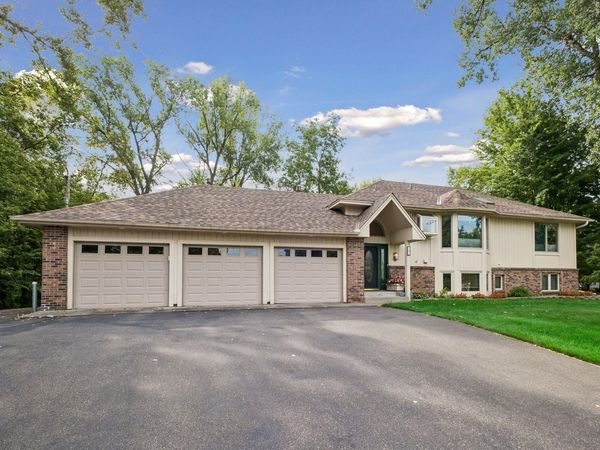 7 Kaiser Avenue, Medicine Lake, MN 55441