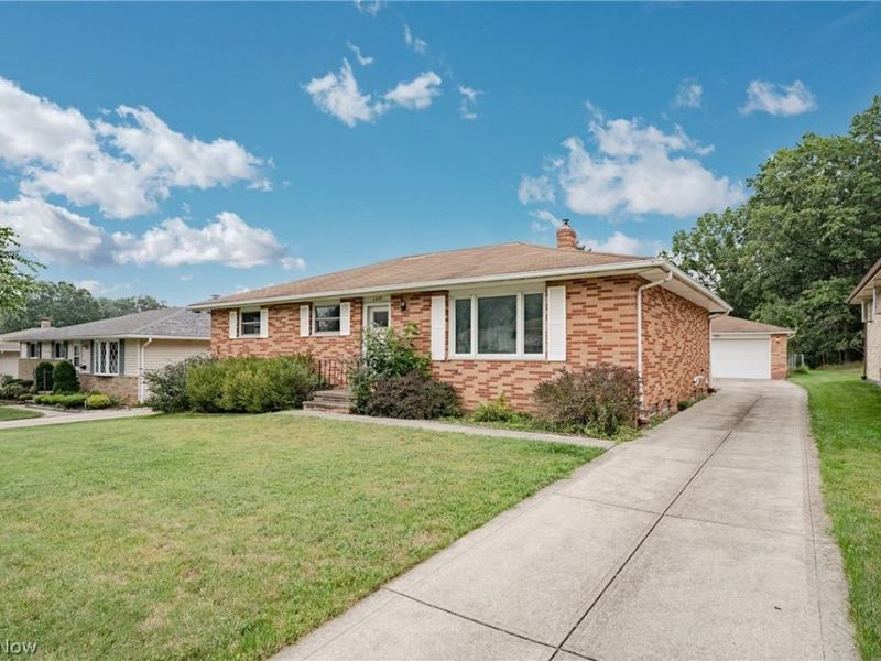 6449 S Park Boulevard, Parma, OH 44134 Photo 2