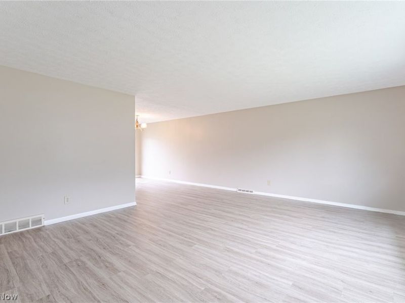 6449 S Park Boulevard, Parma, OH 44134 Photo 4