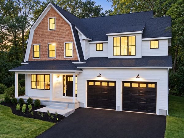 10 Nimitz Circle, Natick, MA 01760