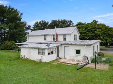 2905 PINEVILLE RD, MCGAHEYSVILLE, VA 22840