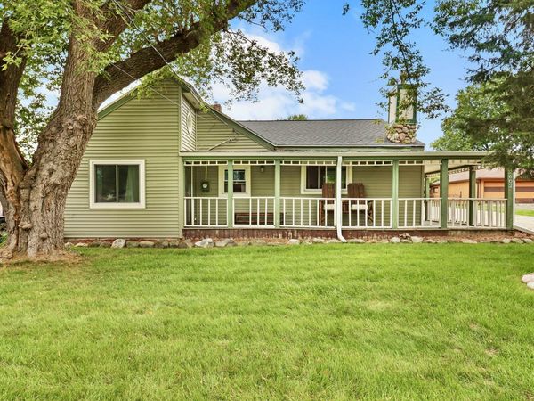 2602 W Mangold Ave, Milwaukee, WI 53221