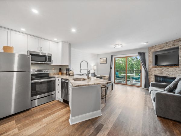 111 Center St, Unit 302, Lake Geneva, WI 53147
