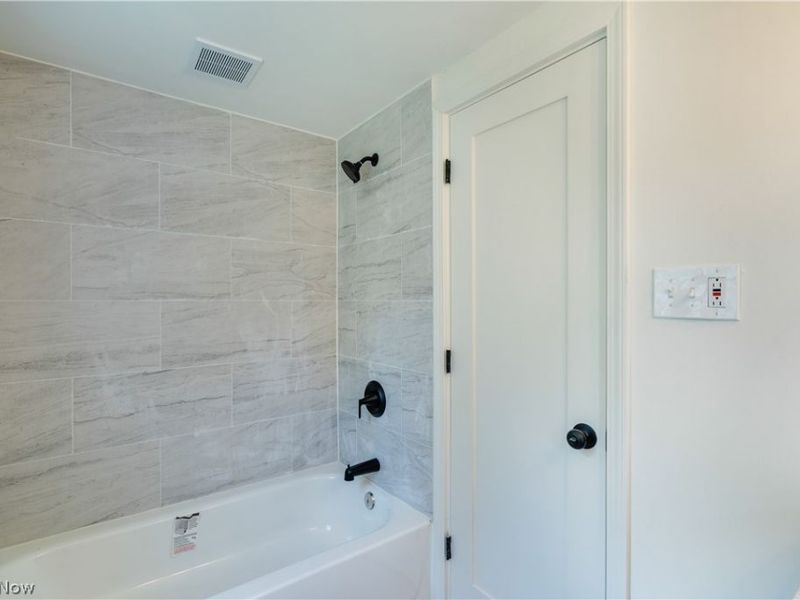 202 Morrison Street, Struthers, OH 44471 Photo 9