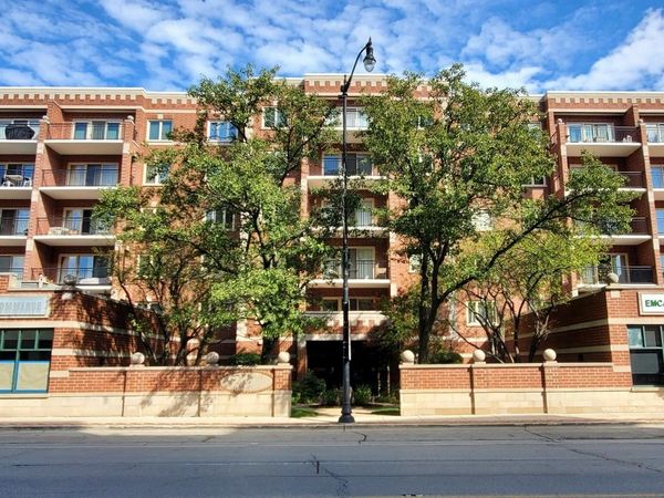5000 Oakton Street, Unit 210, Skokie, IL 60077