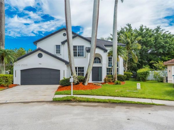 743 NW 174th Ter, Pembroke Pines, FL 33029