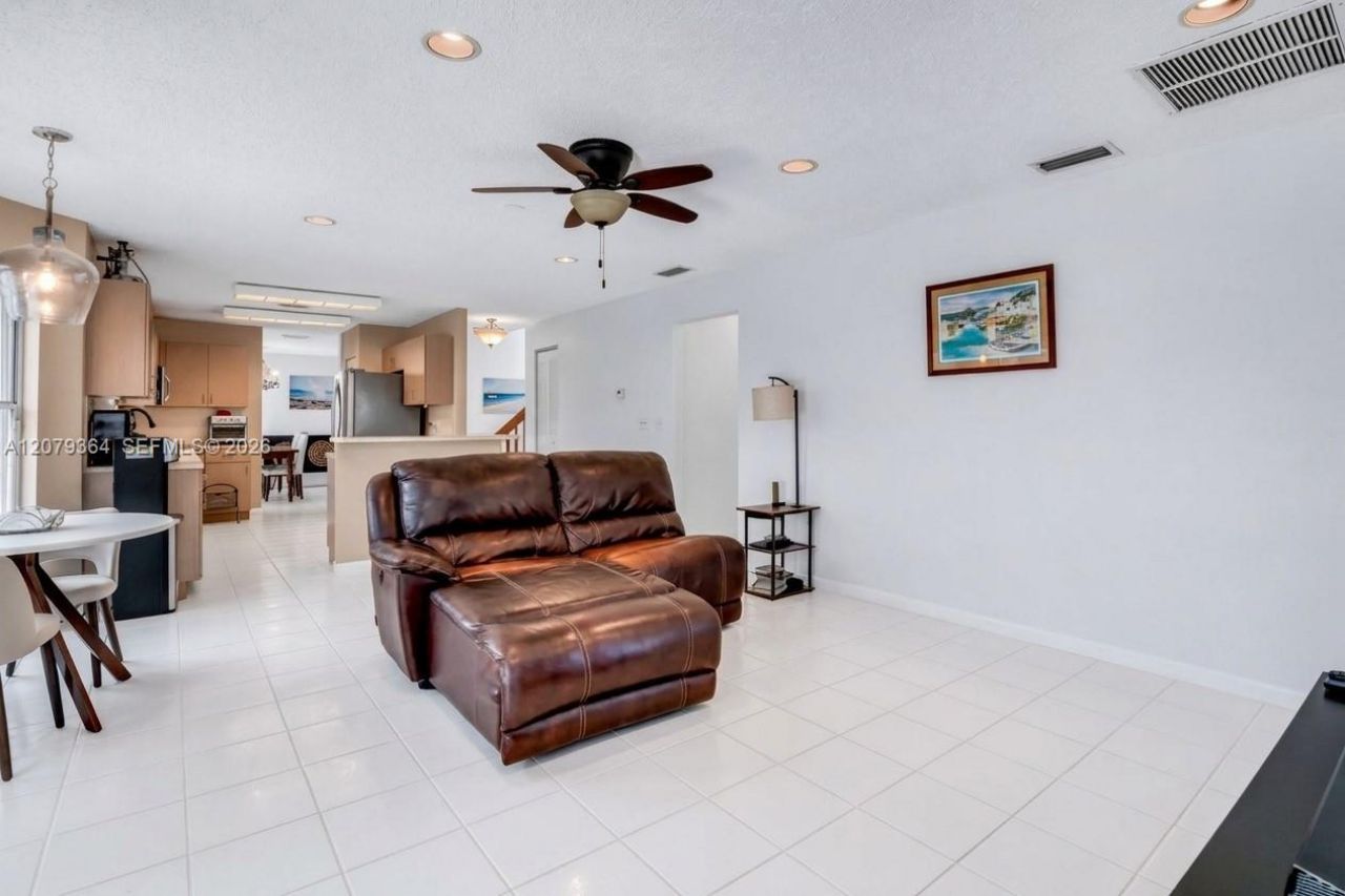 743 NW 174th Ter, Pembroke Pines, FL 33029 Photo