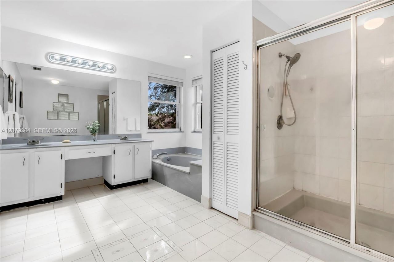 743 NW 174th Ter, Pembroke Pines, FL 33029 Photo