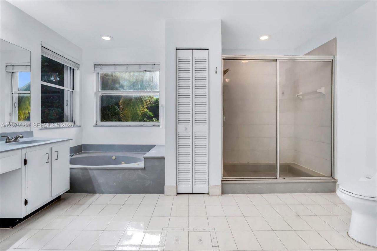 743 NW 174th Ter, Pembroke Pines, FL 33029 Photo