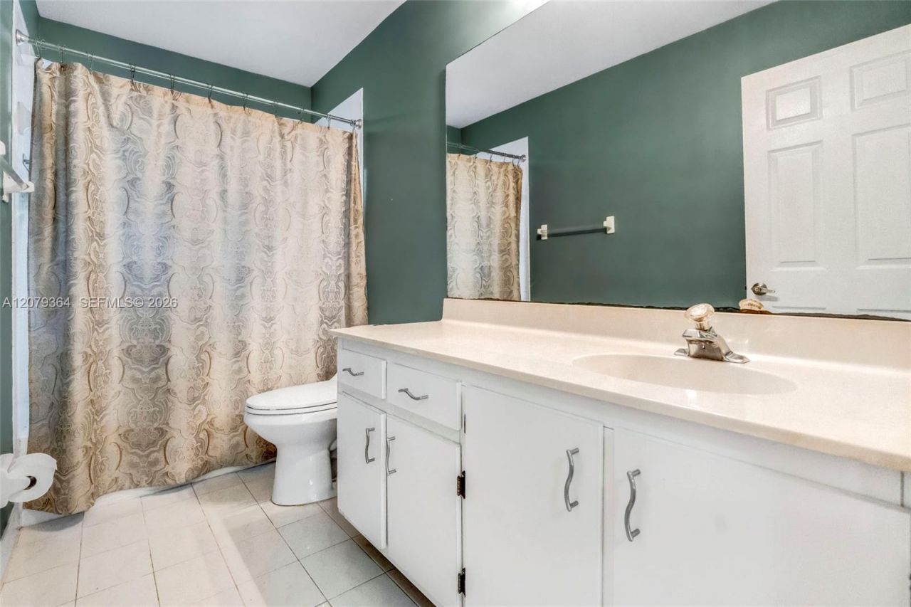 743 NW 174th Ter, Pembroke Pines, FL 33029 Photo