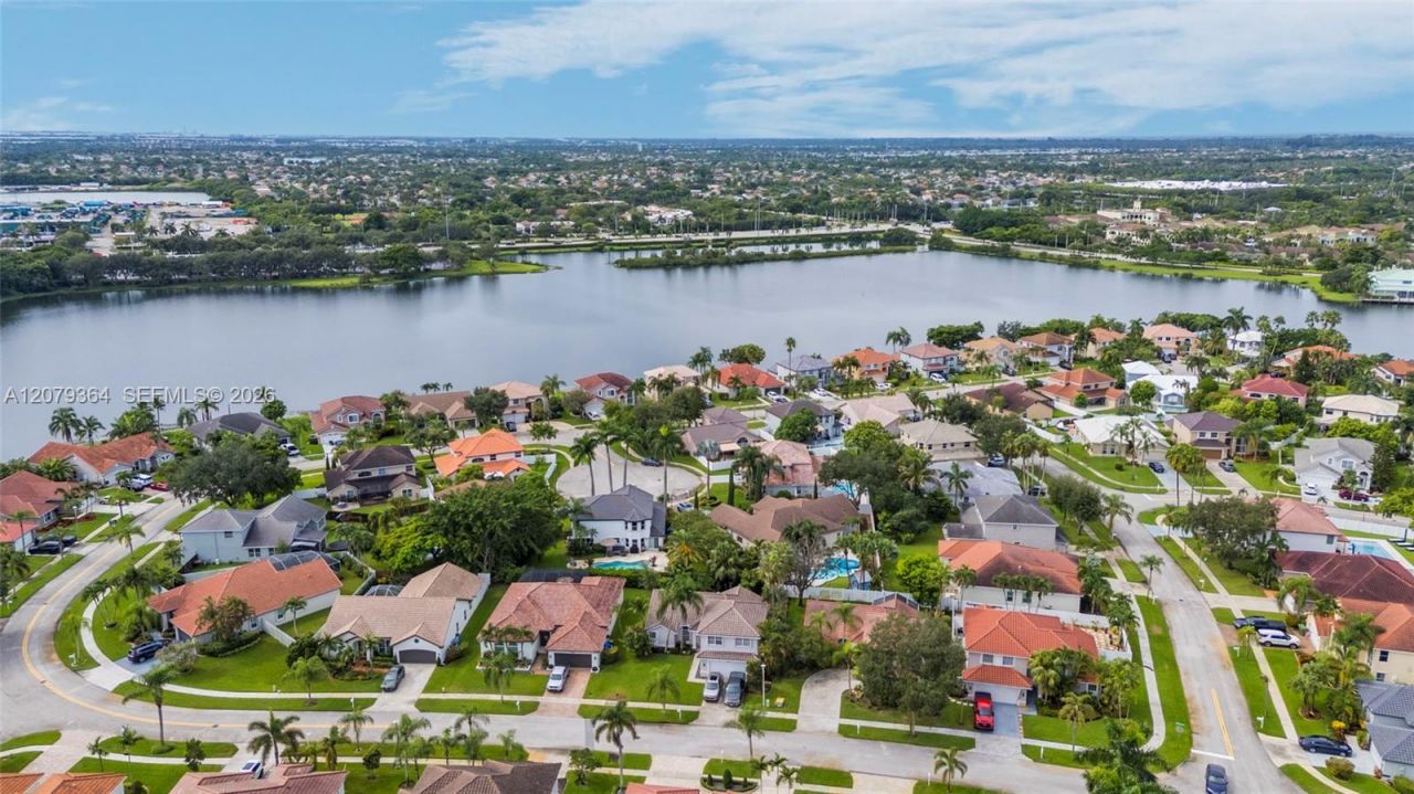 743 NW 174th Ter, Pembroke Pines, FL 33029 Photo