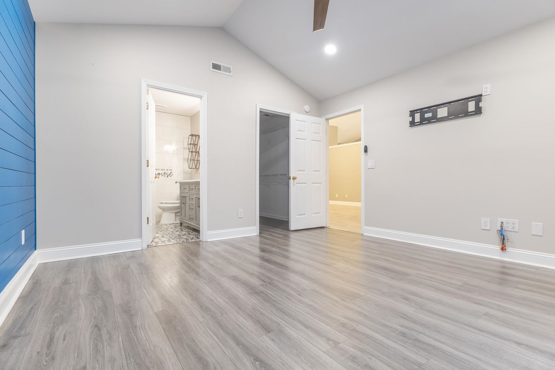 262 Palladium Dr. Photo 14